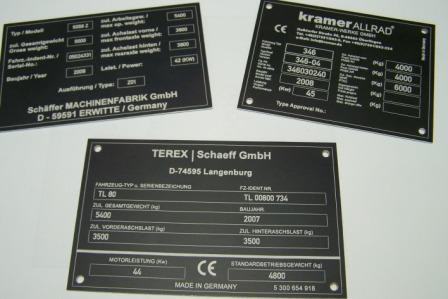 mat zwart aluminium typeplaten met lasergravure